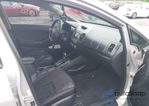 2018 Kia Forte Lx z USA, uszkodzony, nr VIN 3KPFL4A72JE198898